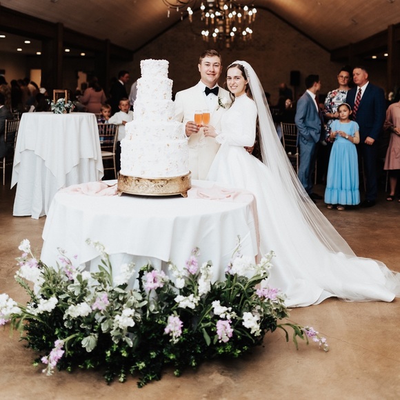 Meet your Posher, Anna - Picture 2 of 7